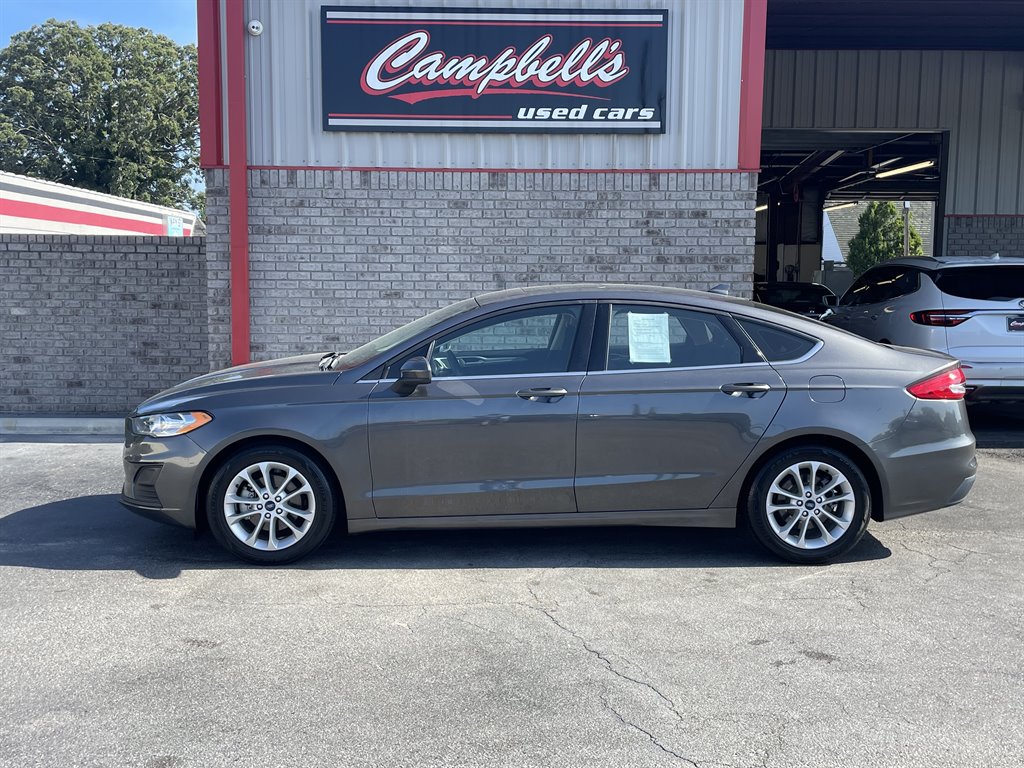 2020 Ford Fusion SE's photo