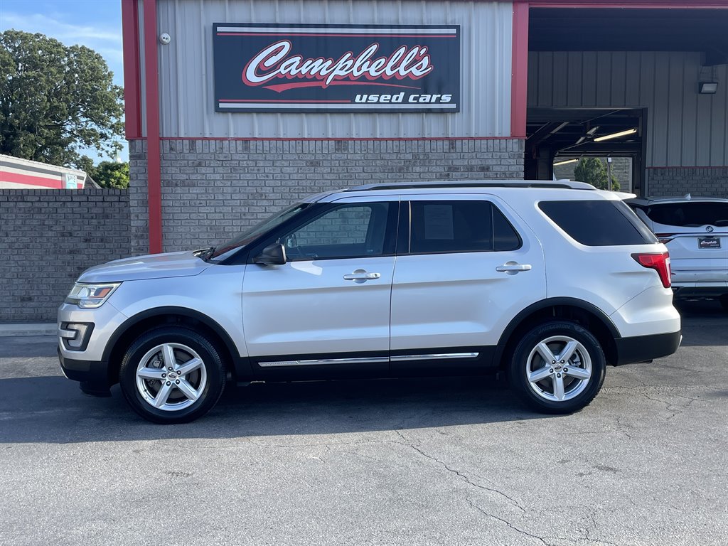 2017 Ford Explorer XLT's photo