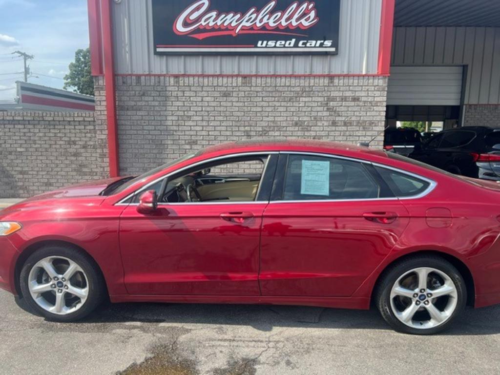 2016 Ford Fusion SE FWD's photo